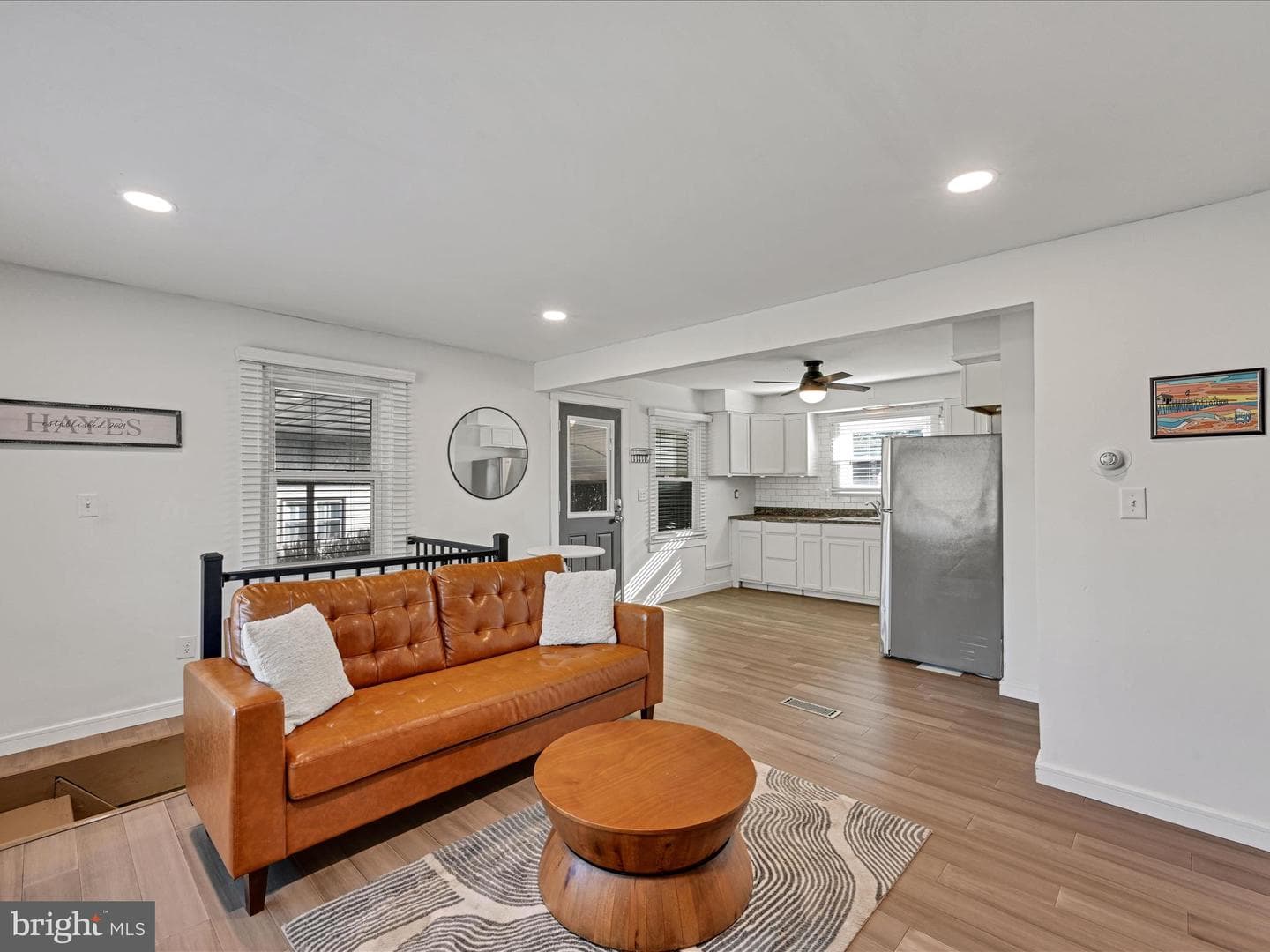 210 W Walnut Street photo 8