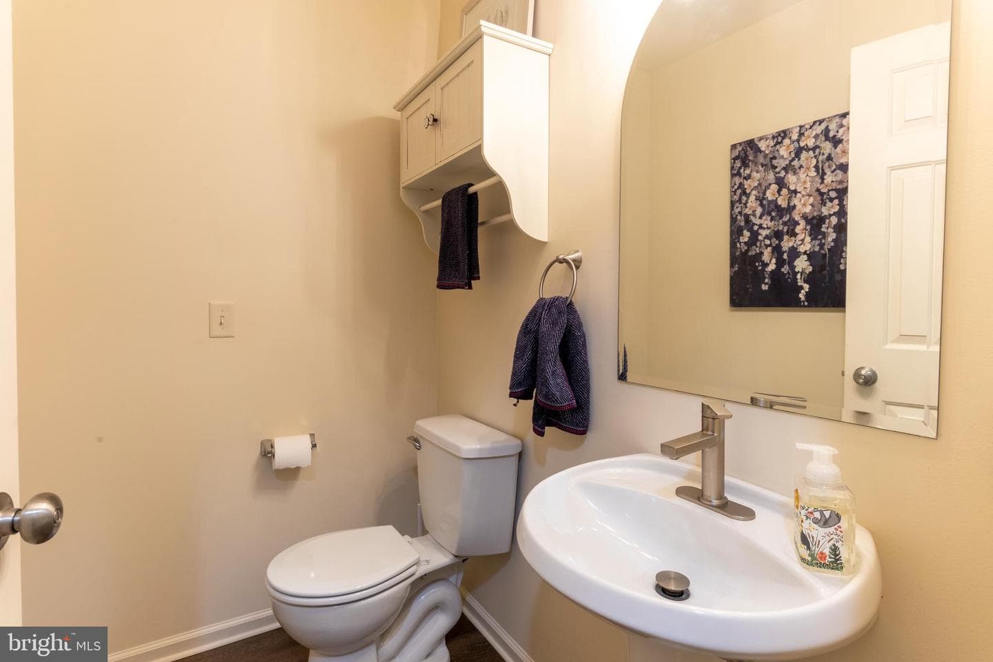 407 Charles Street photo 11