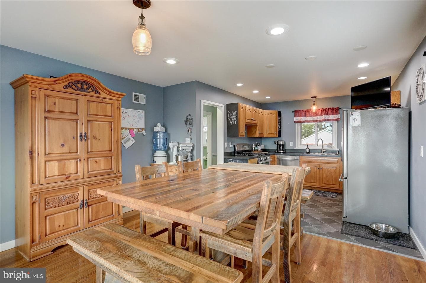 101 E Walnut Street photo 10