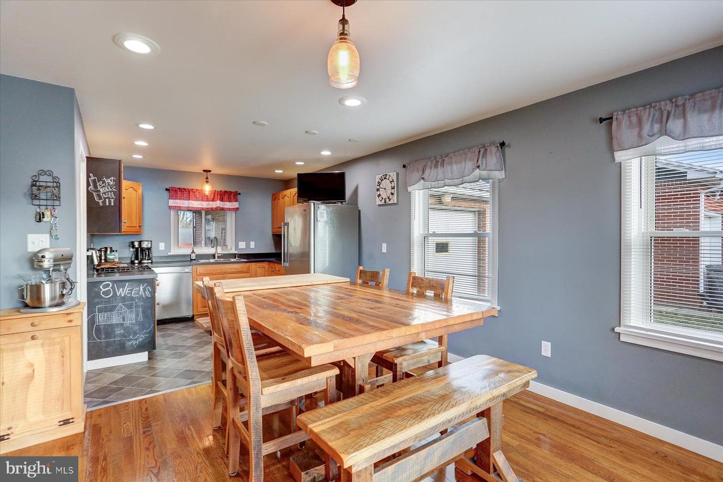 101 E Walnut Street photo 11