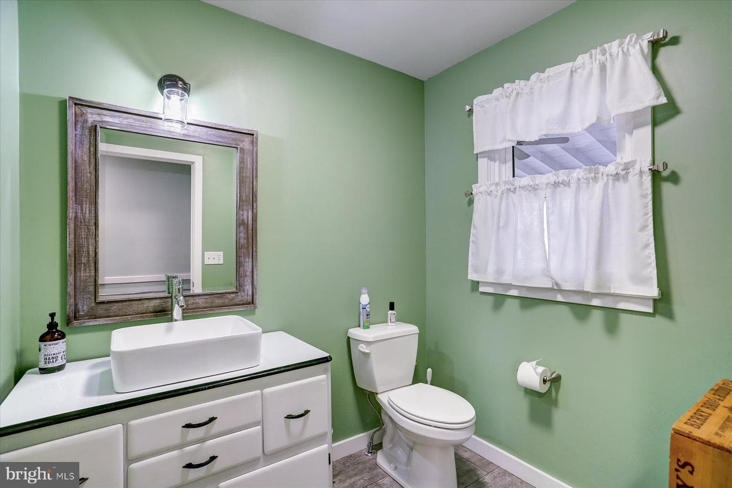 101 E Walnut Street photo 14