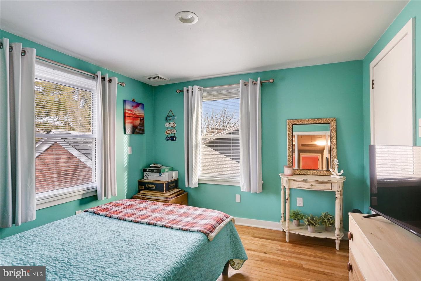 101 E Walnut Street photo 21