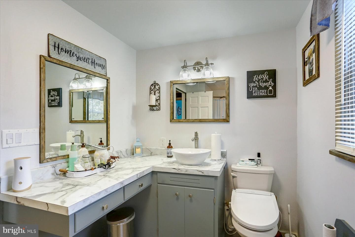 101 E Walnut Street photo 24