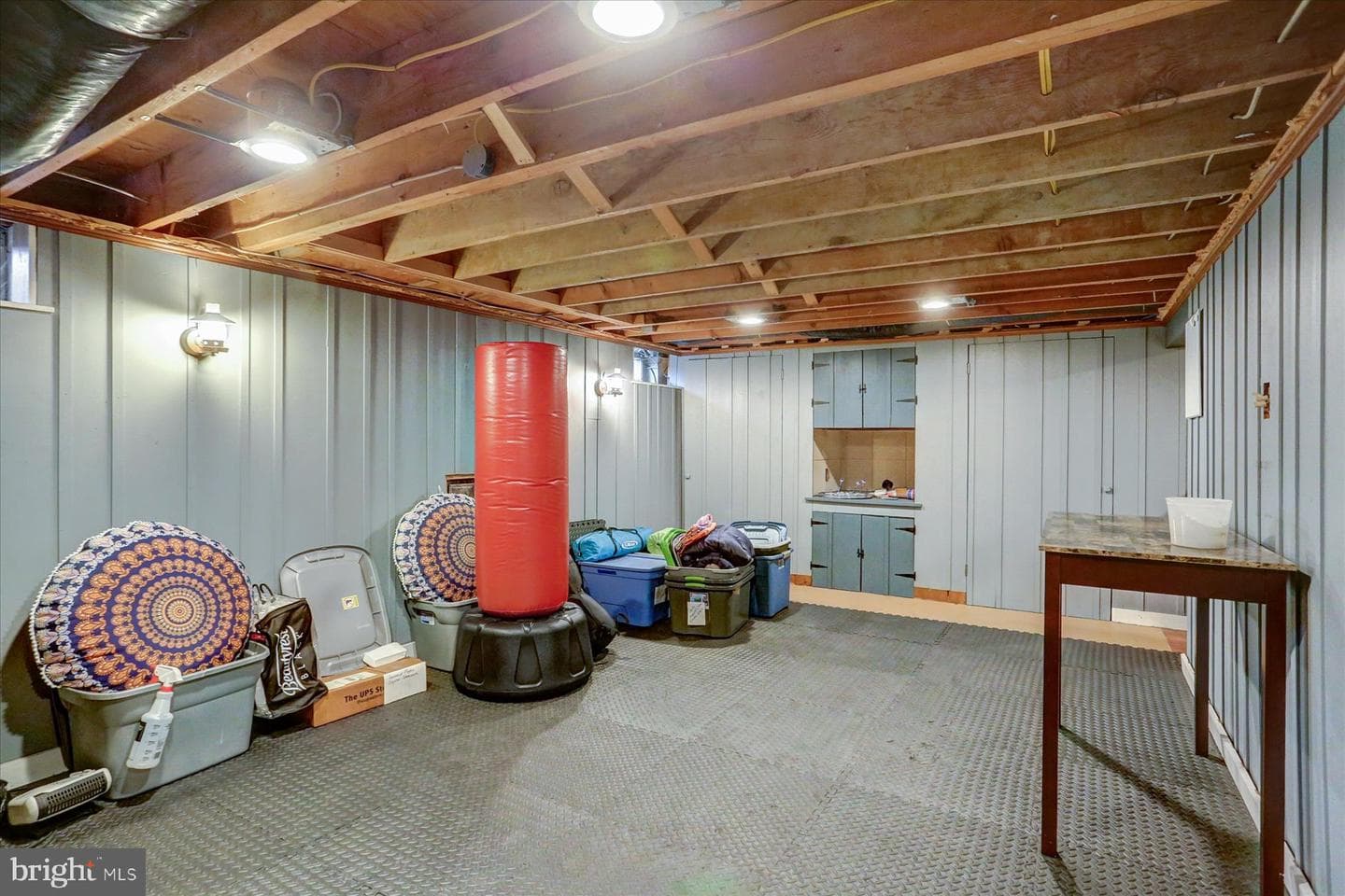 101 E Walnut Street photo 27