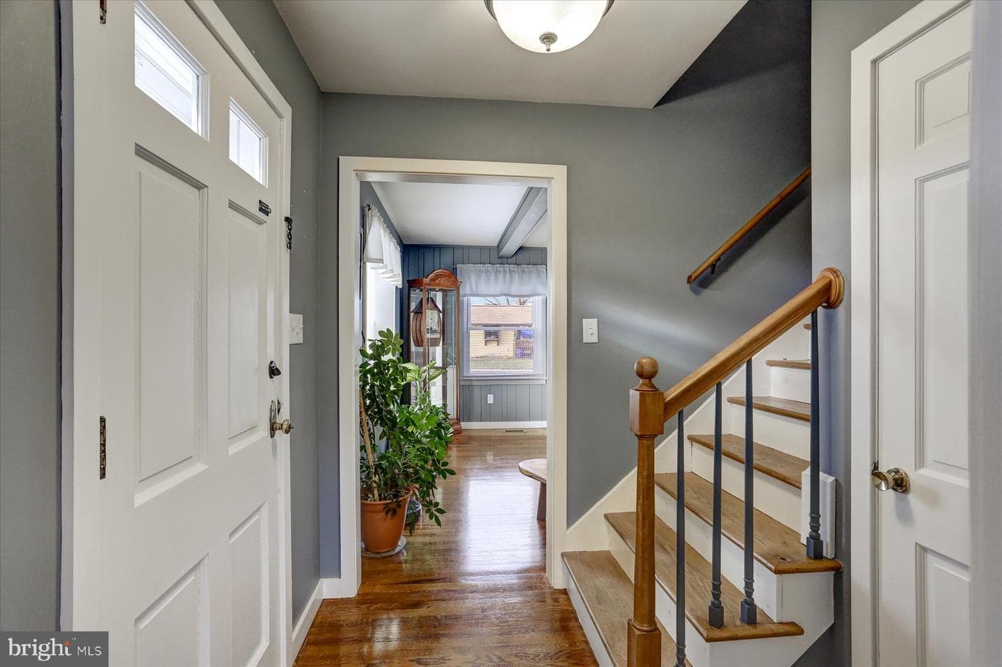 101 E Walnut Street photo 3