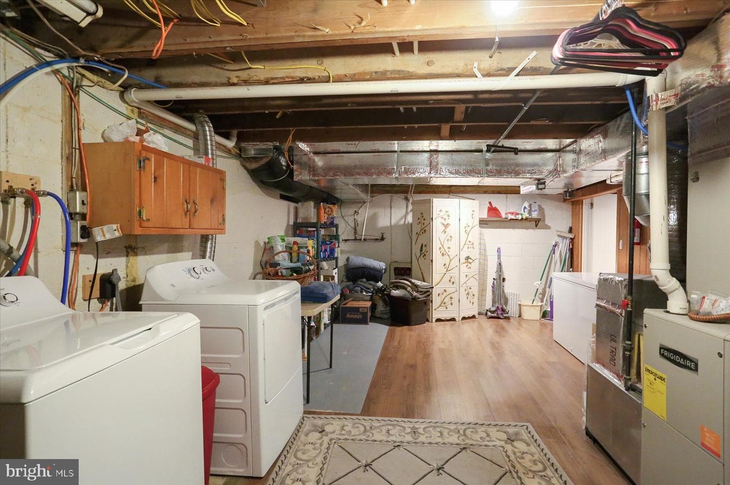 101 E Walnut Street photo 31