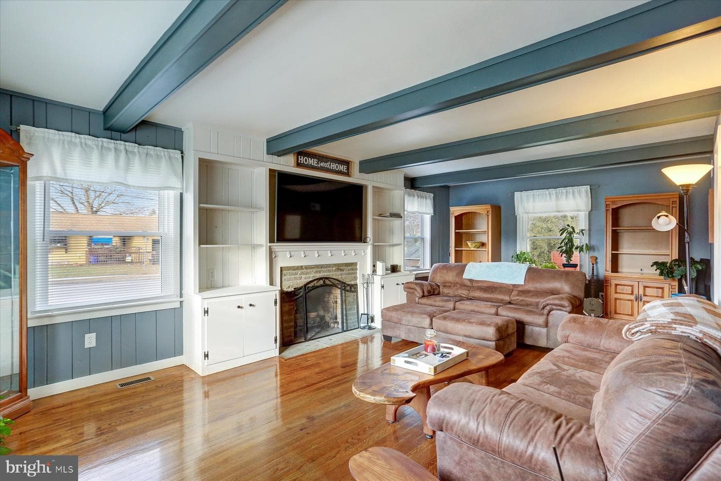 101 E Walnut Street photo 4