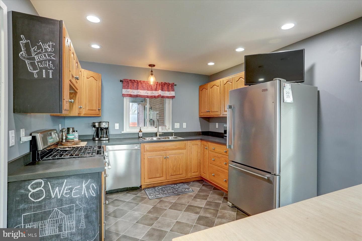 101 E Walnut Street photo 7