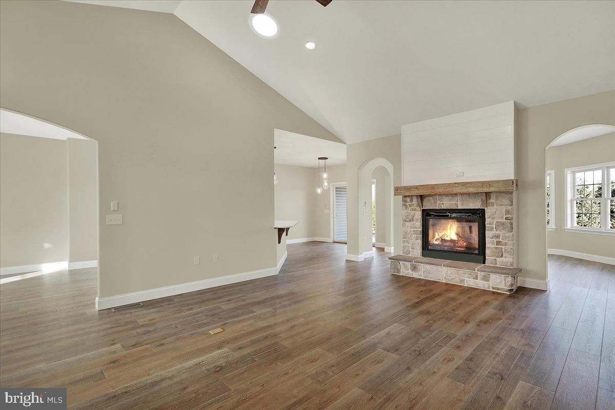 04 Rolling Meadow Road photo 5