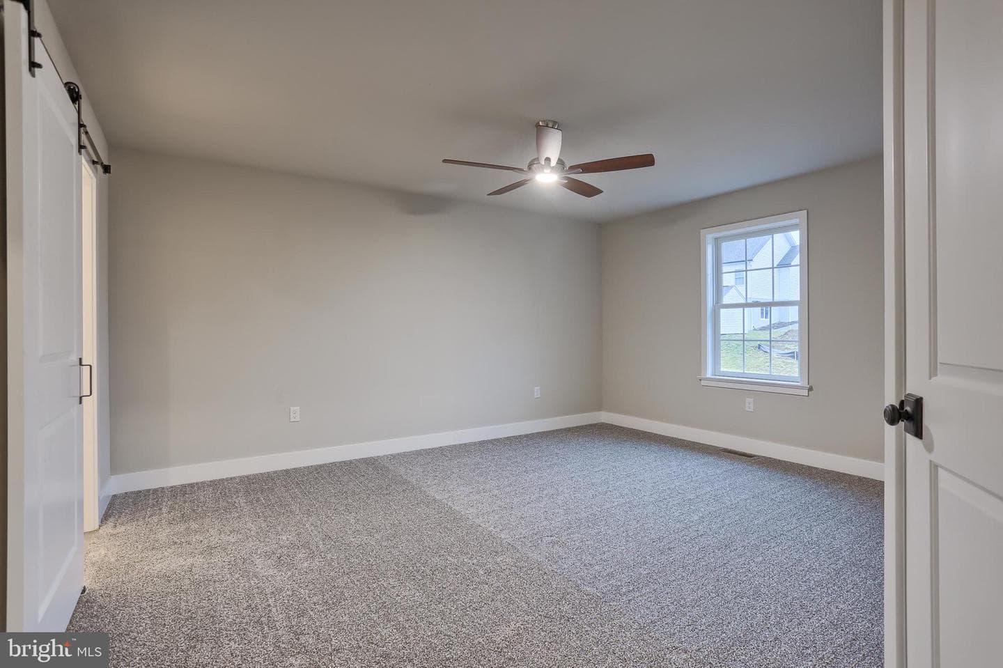 016 Rolling Meadow Road photo 17