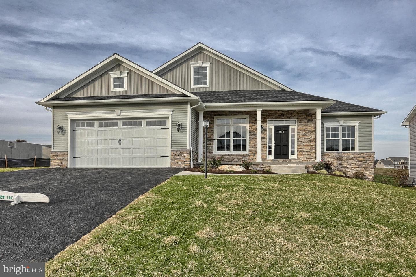 021 Rolling Meadow Road photo 2