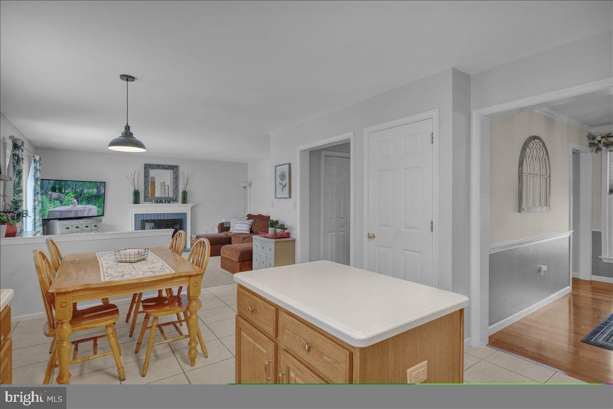 141 Oak Lane photo 11
