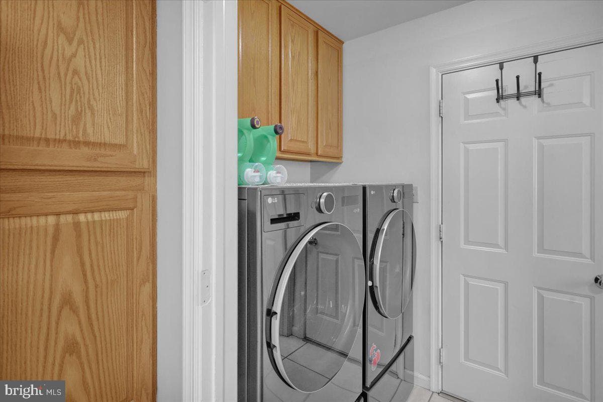 141 Oak Lane photo 15