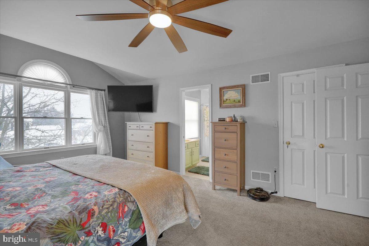 141 Oak Lane photo 21
