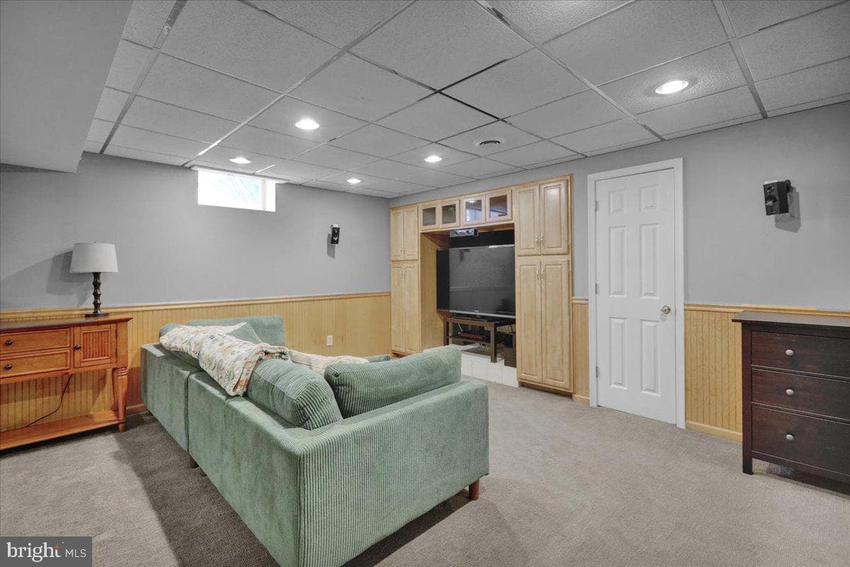141 Oak Lane photo 34