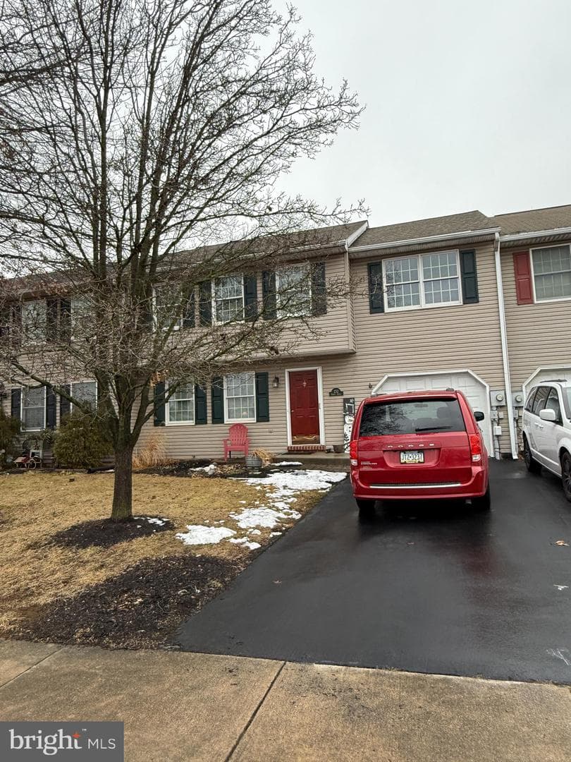 252 Forest Circle photo 2