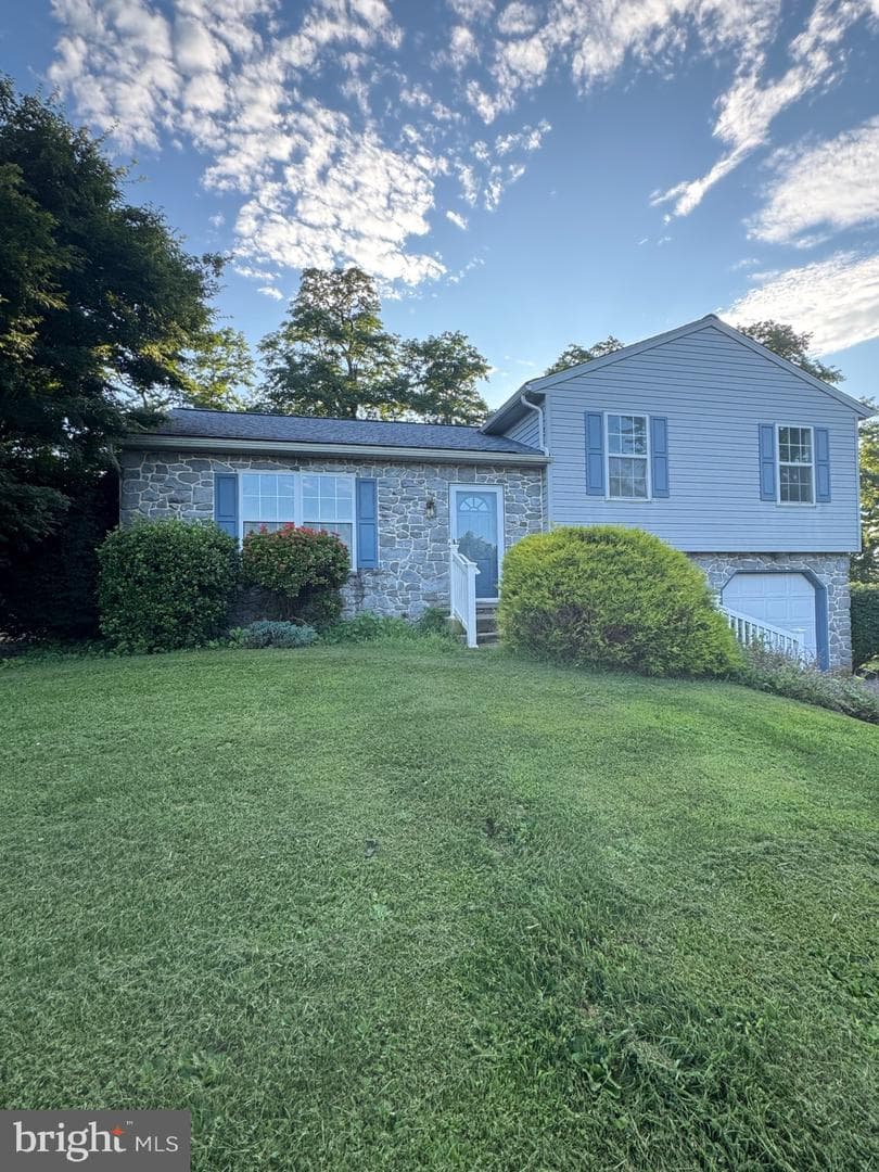 6 Laurel Lane photo 1