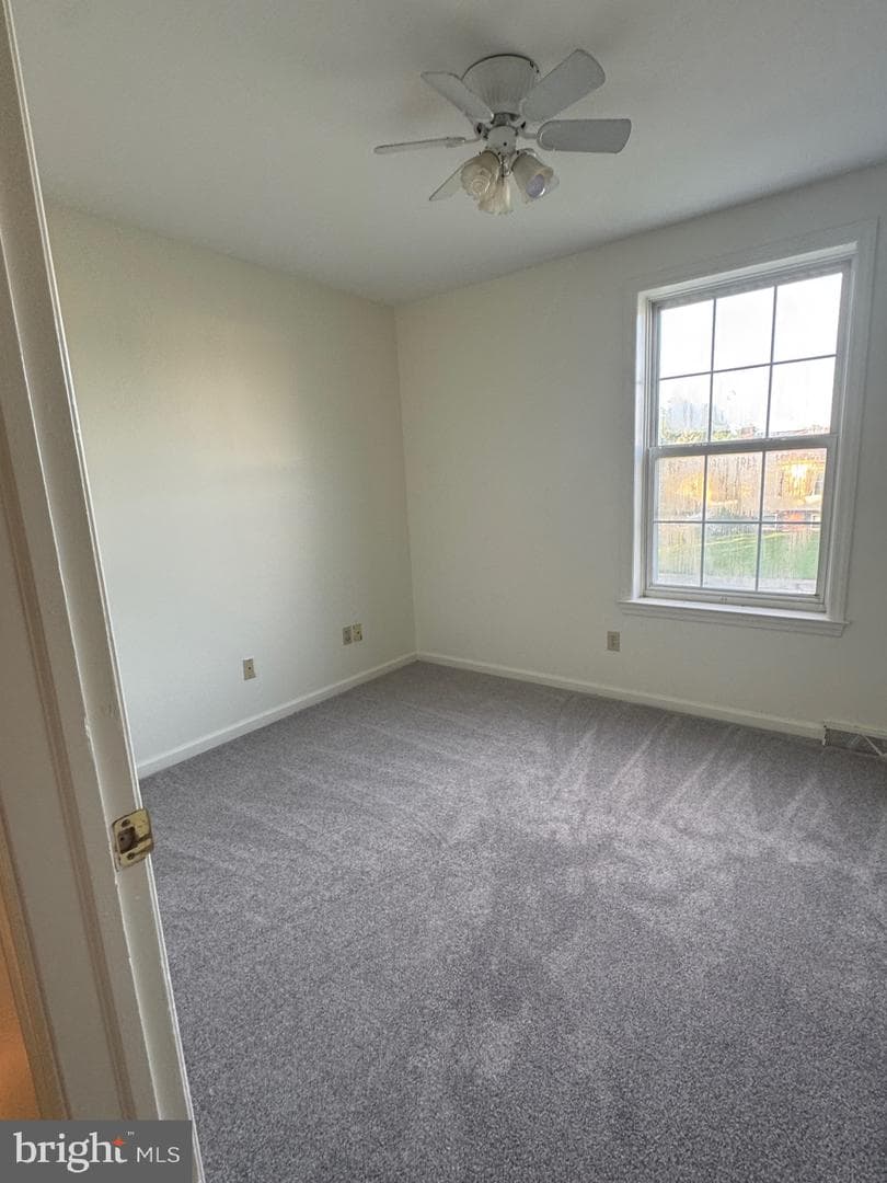6 Laurel Lane photo 4