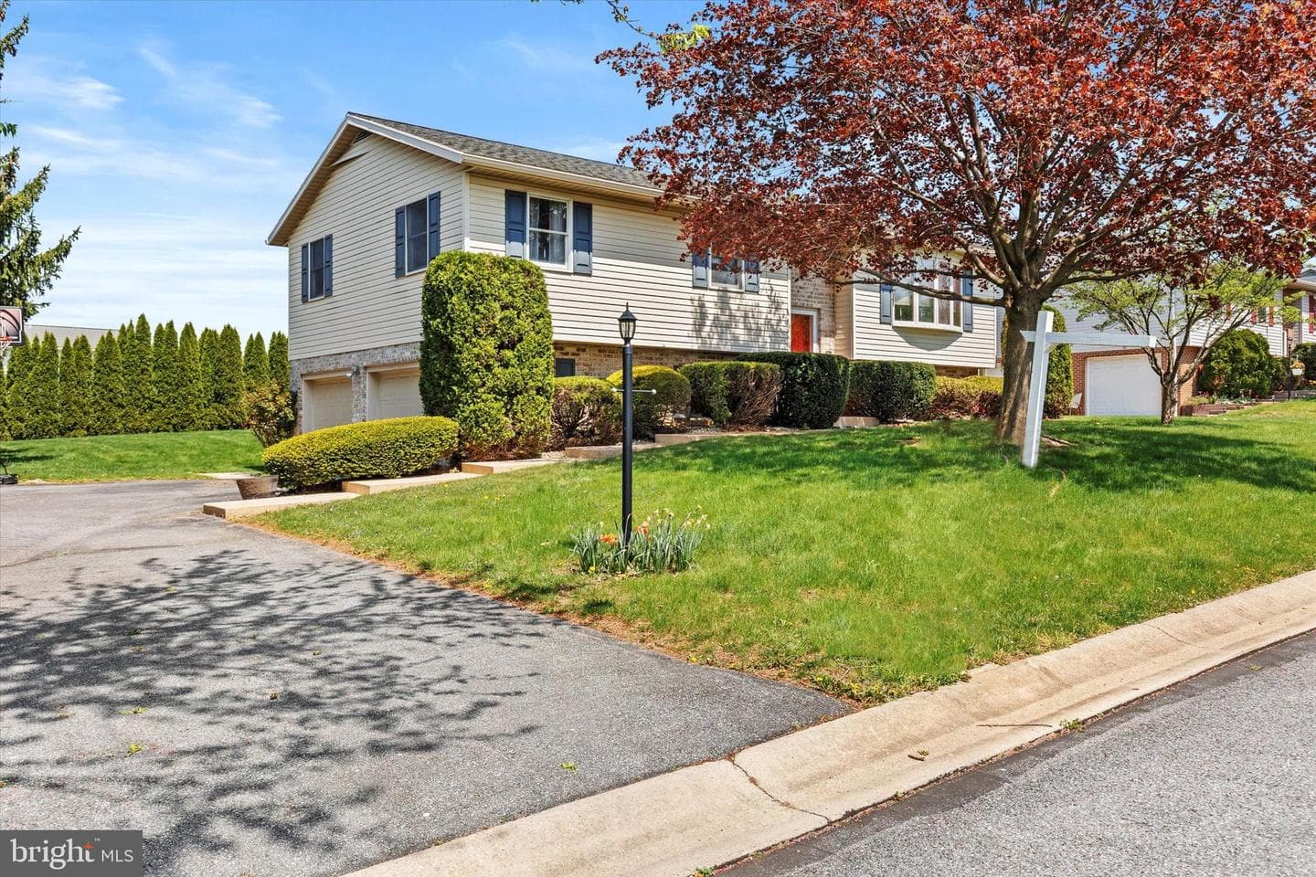 404 Birch Lane photo 3