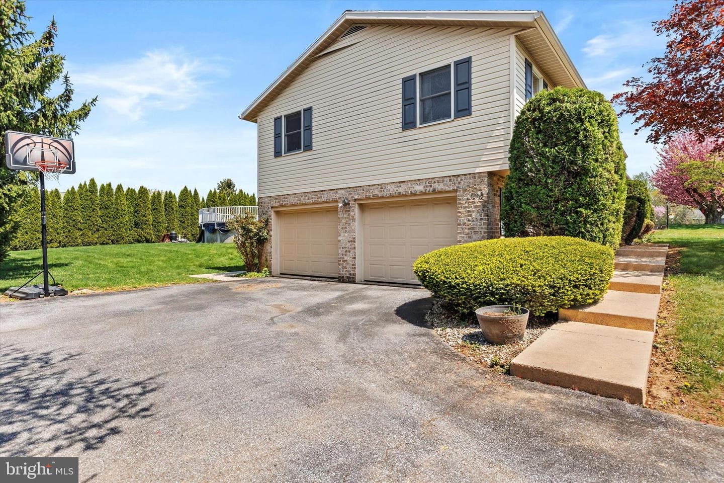404 Birch Lane photo 4