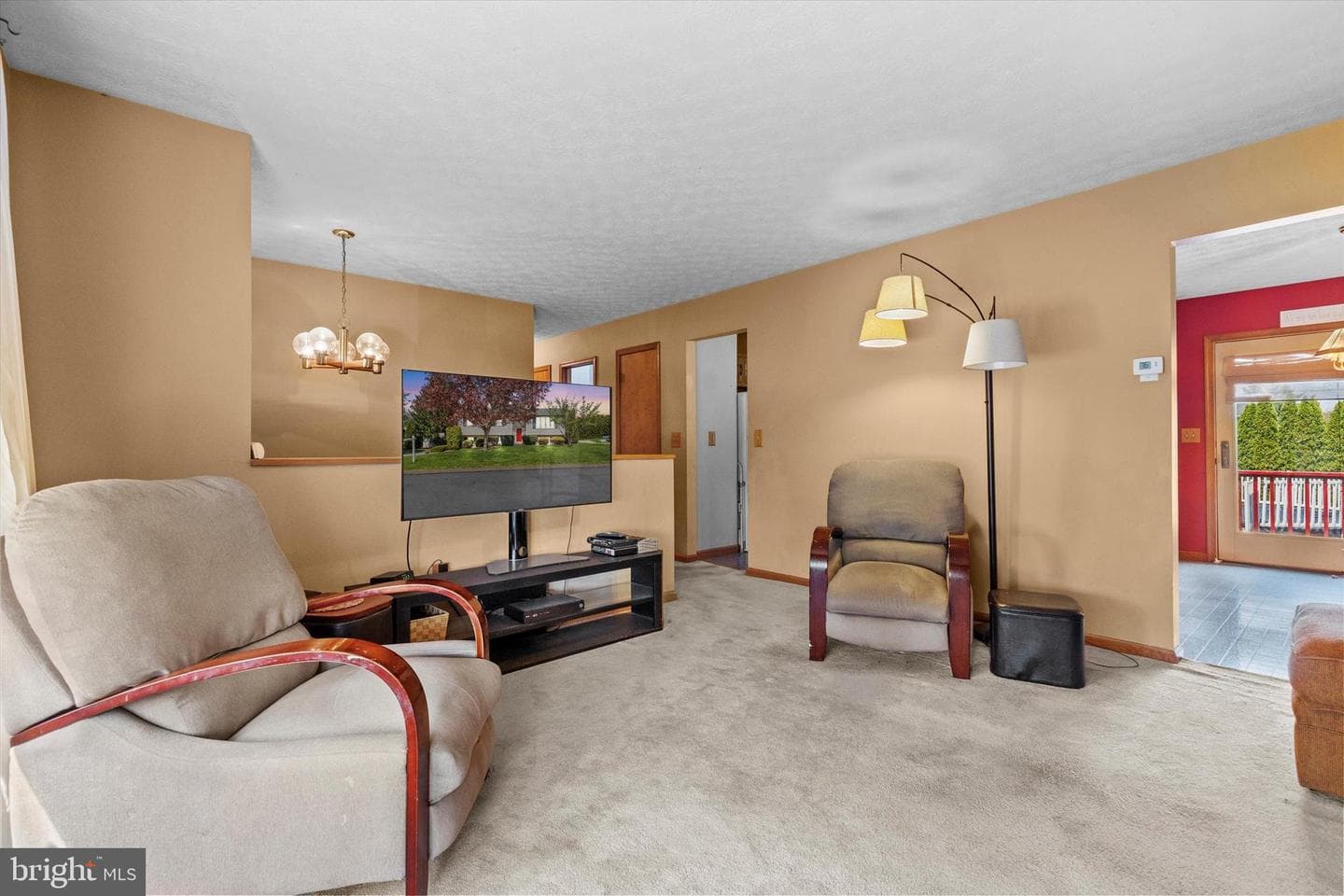 404 Birch Lane photo 9