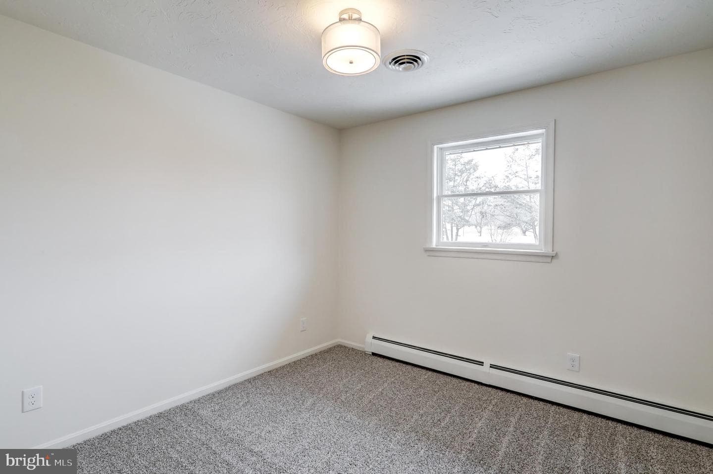1370 Twigg Avenue photo 23