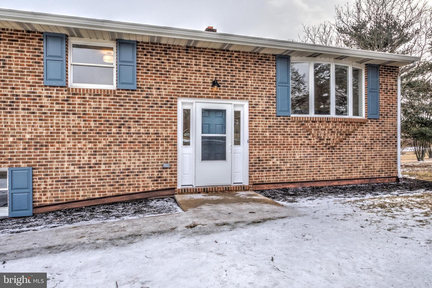 1370 Twigg Avenue photo 3
