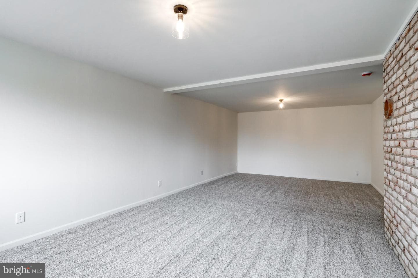 1370 Twigg Avenue photo 33