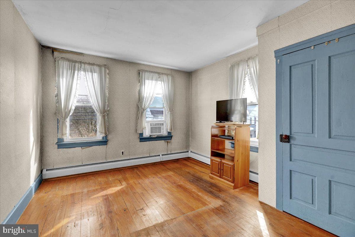 77 E Main Street photo 10