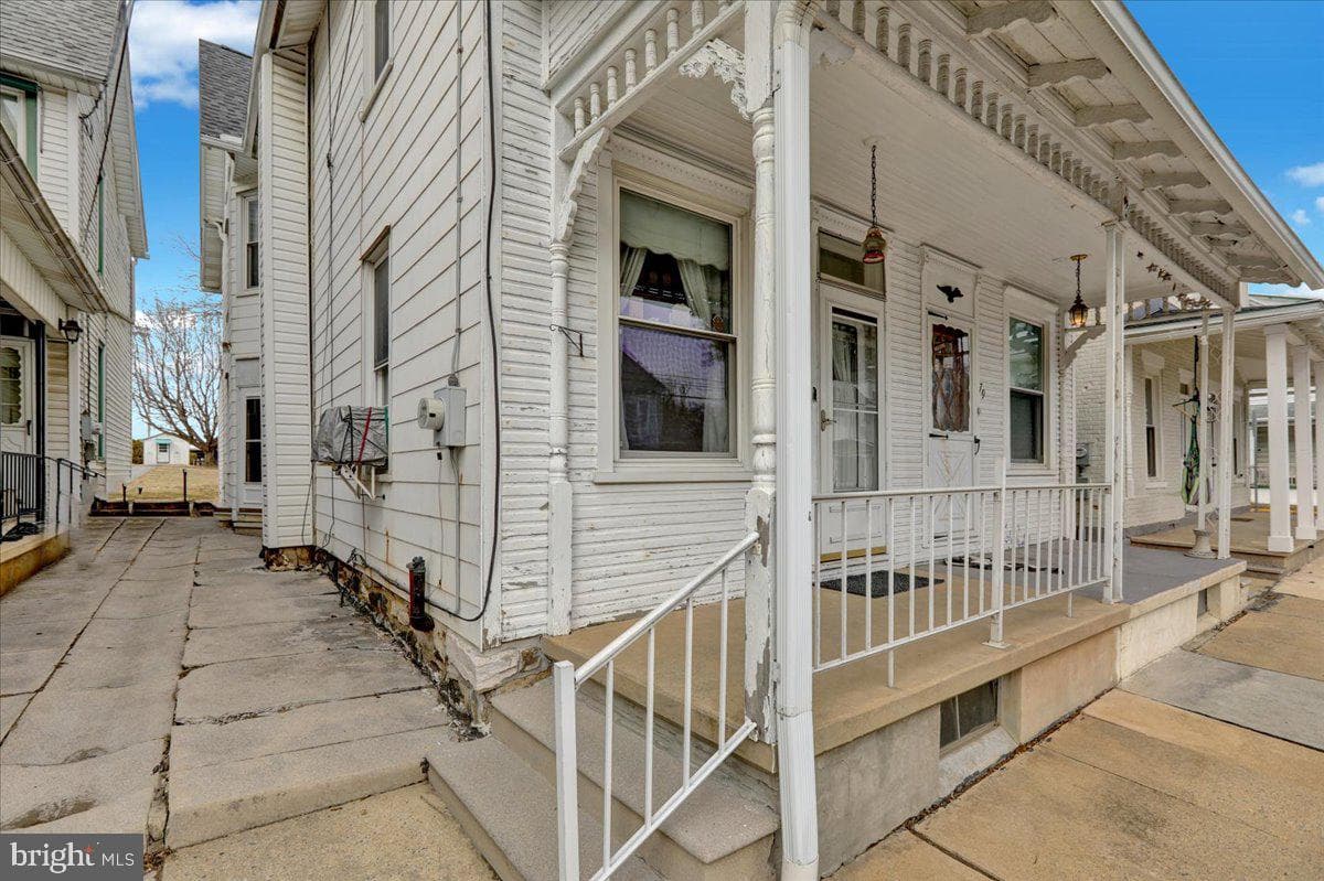 77 E Main Street photo 20