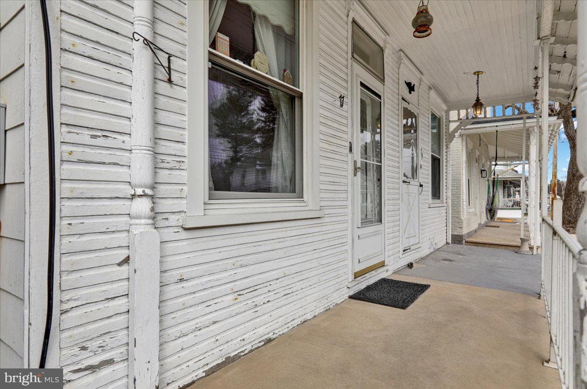 77 E Main Street photo 21