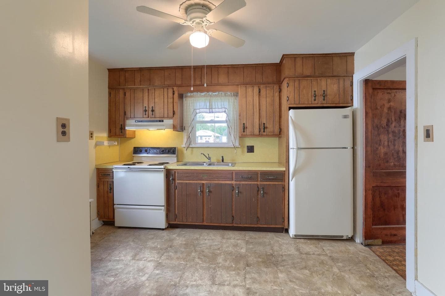 659 E Maple Street photo 11