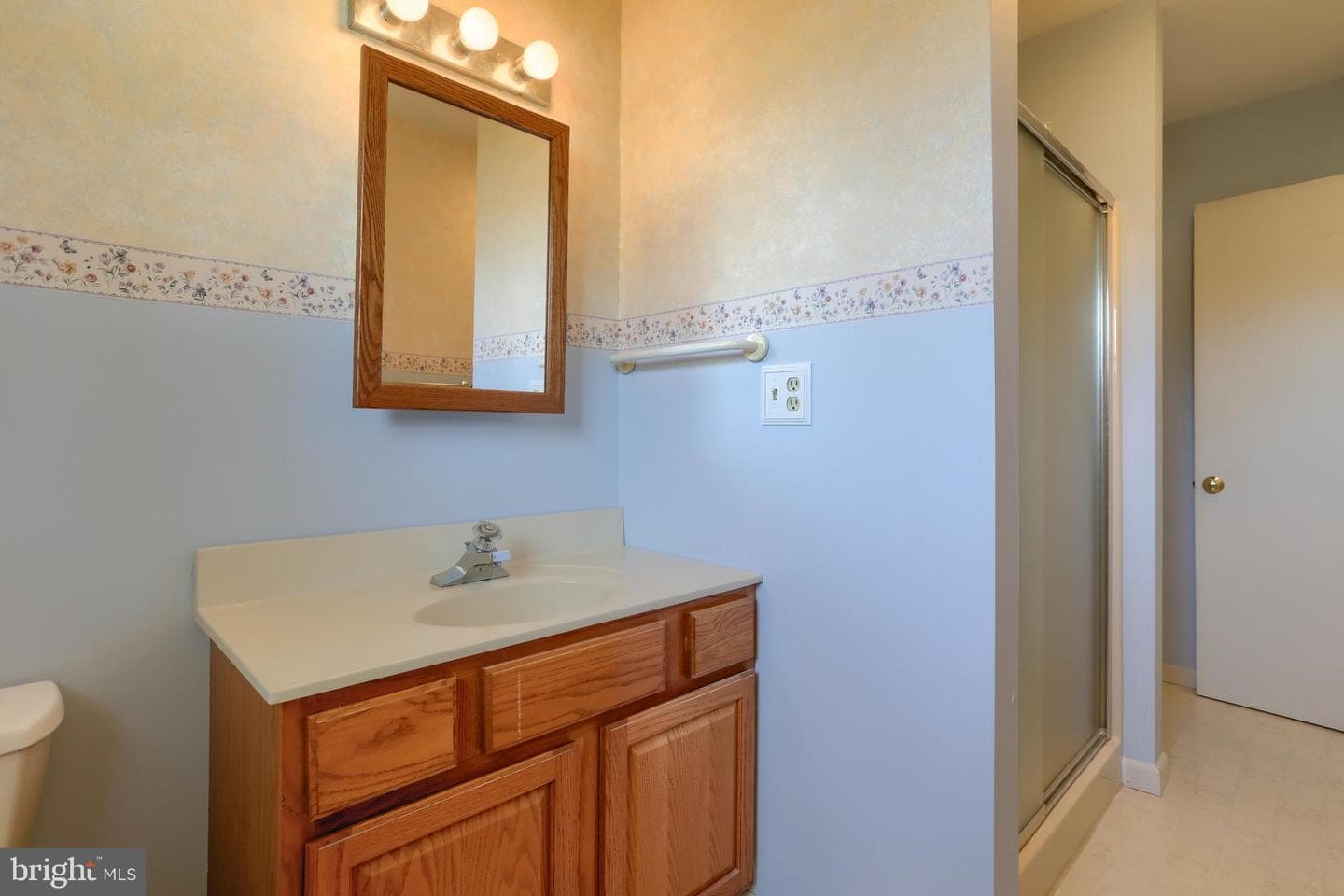 659 E Maple Street photo 19