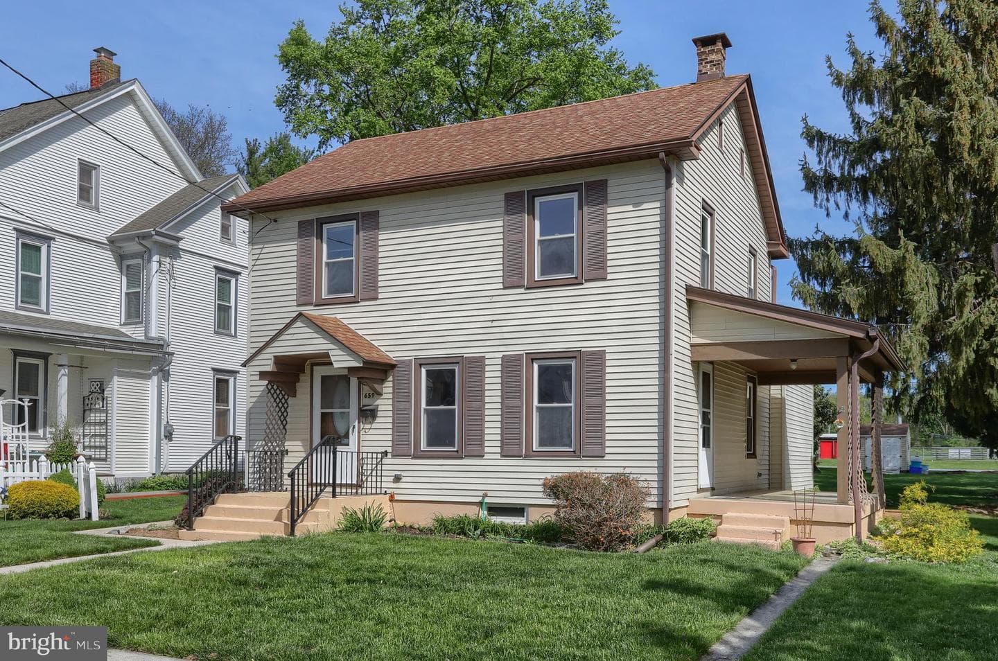 659 E Maple Street photo 2