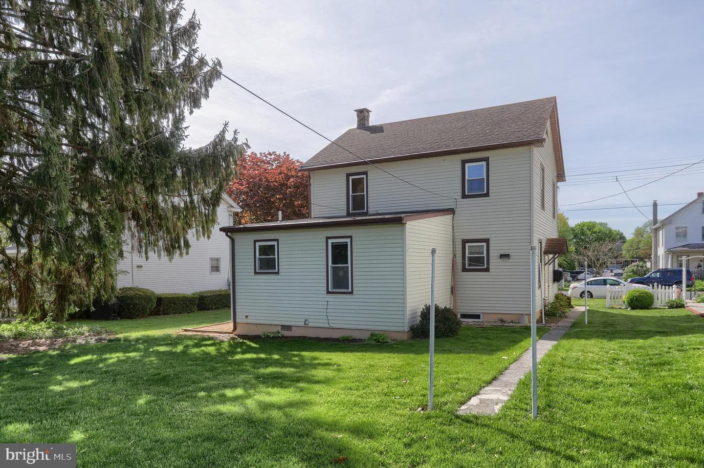 659 E Maple Street photo 3