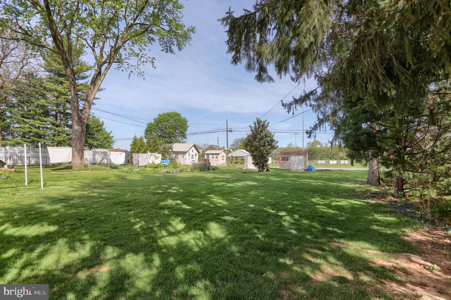 659 E Maple Street photo 33
