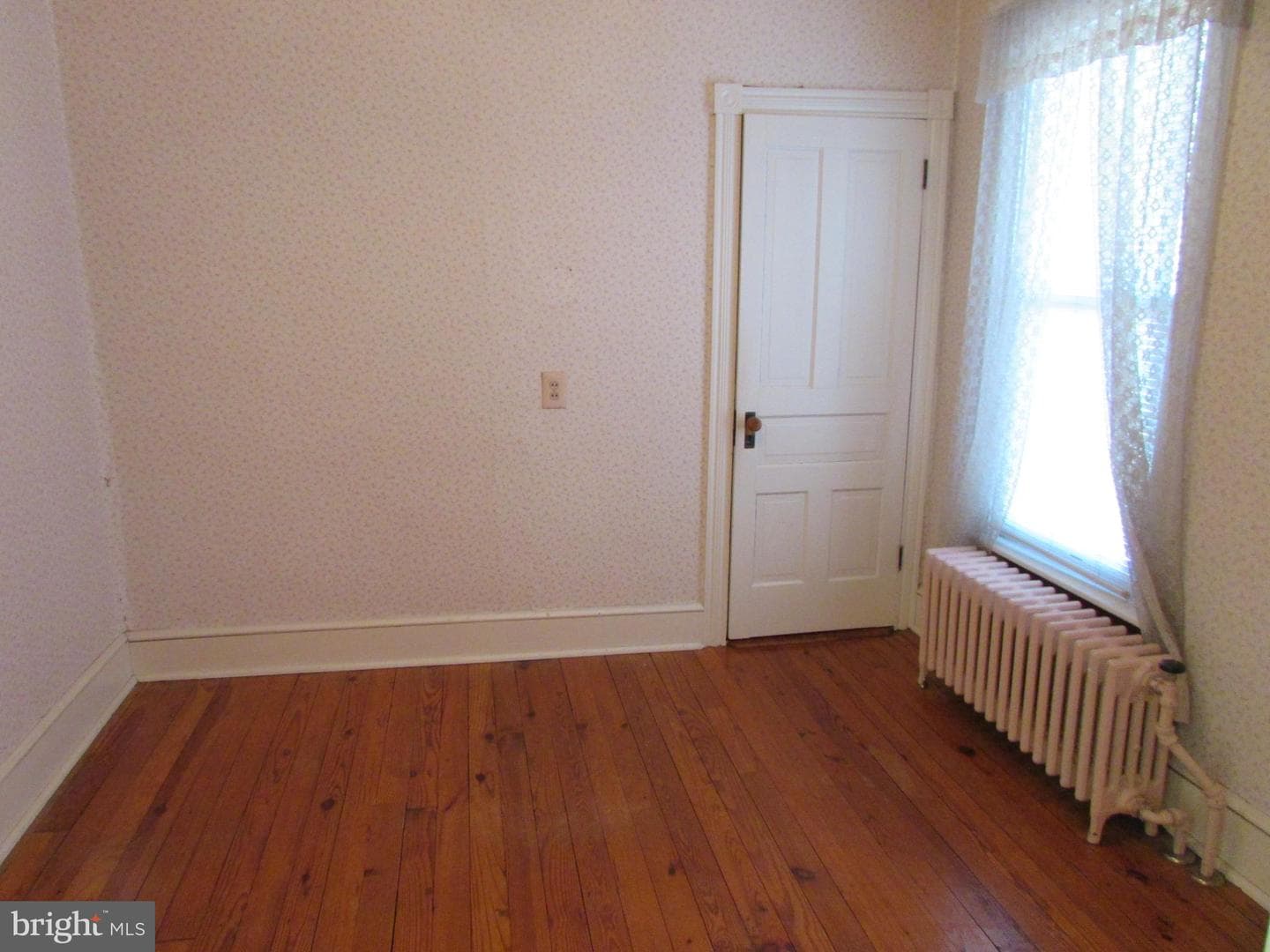 216 E Main Street photo 13