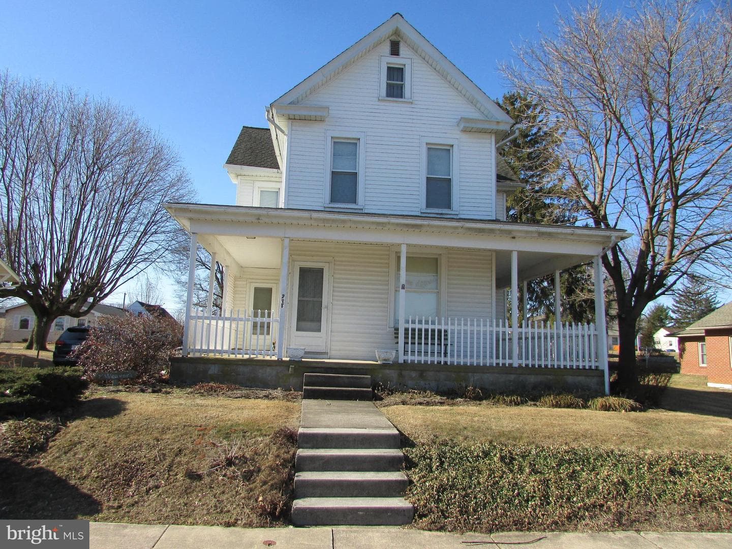 216 E Main Street photo 2