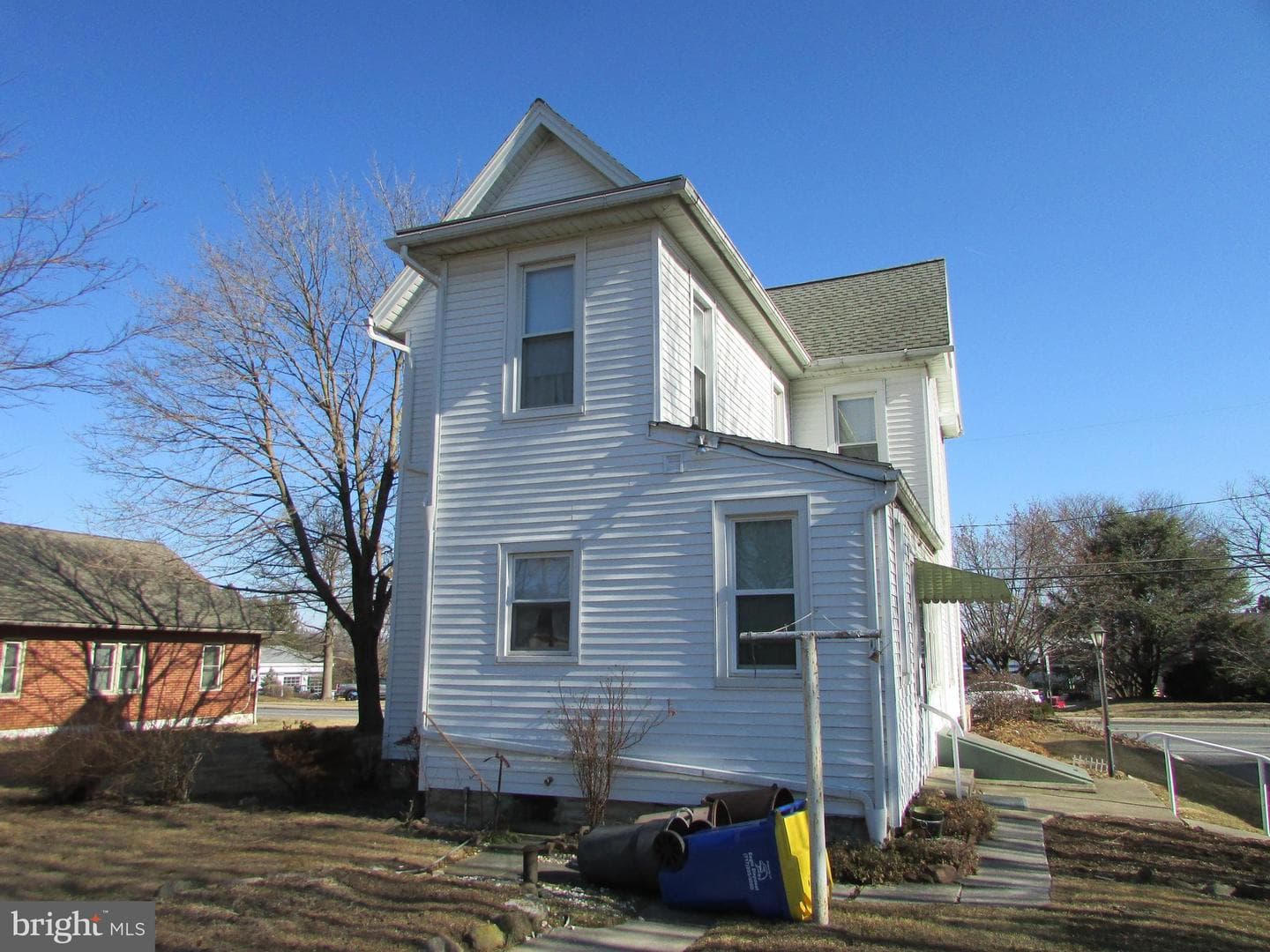 216 E Main Street photo 4