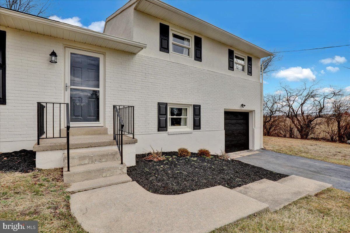 309 Davis Lane photo 4