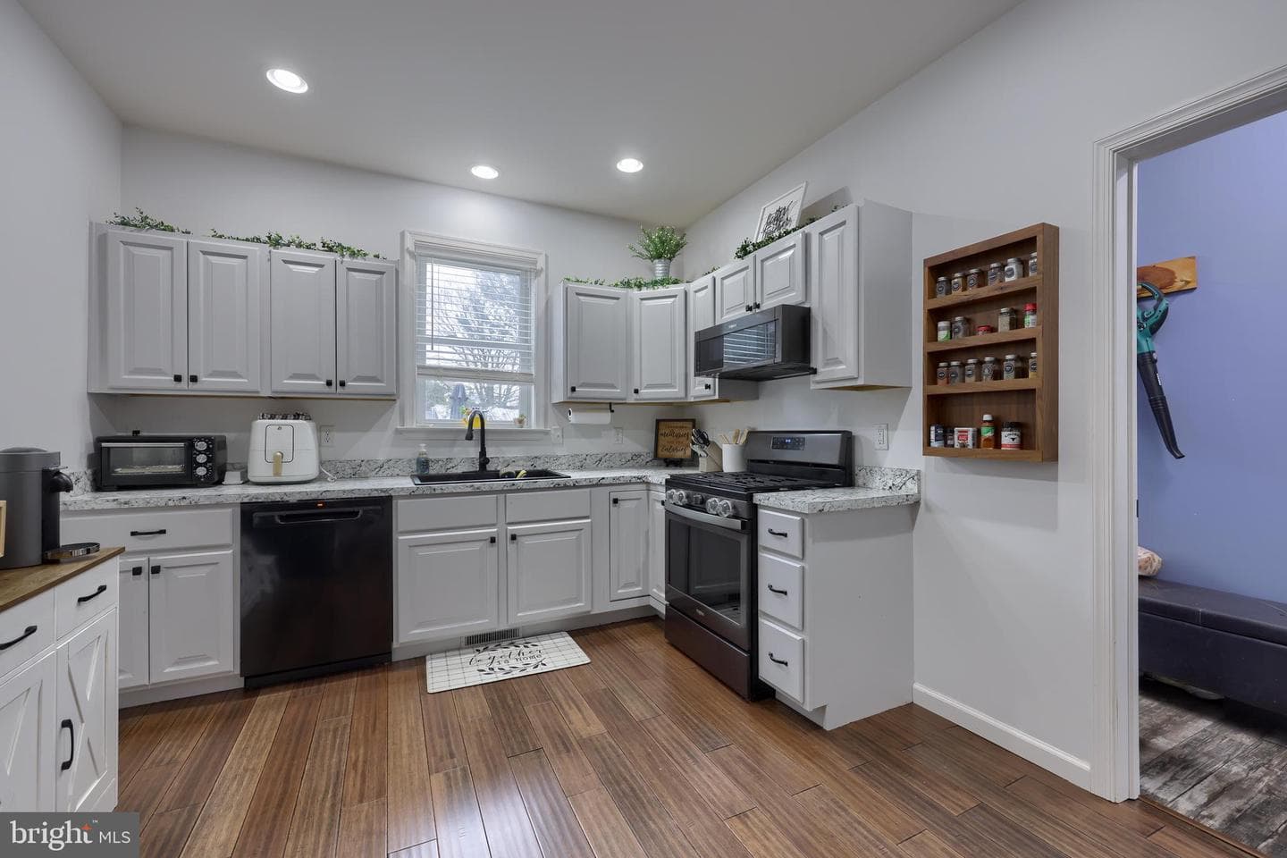 306 S Cherry Street photo 10