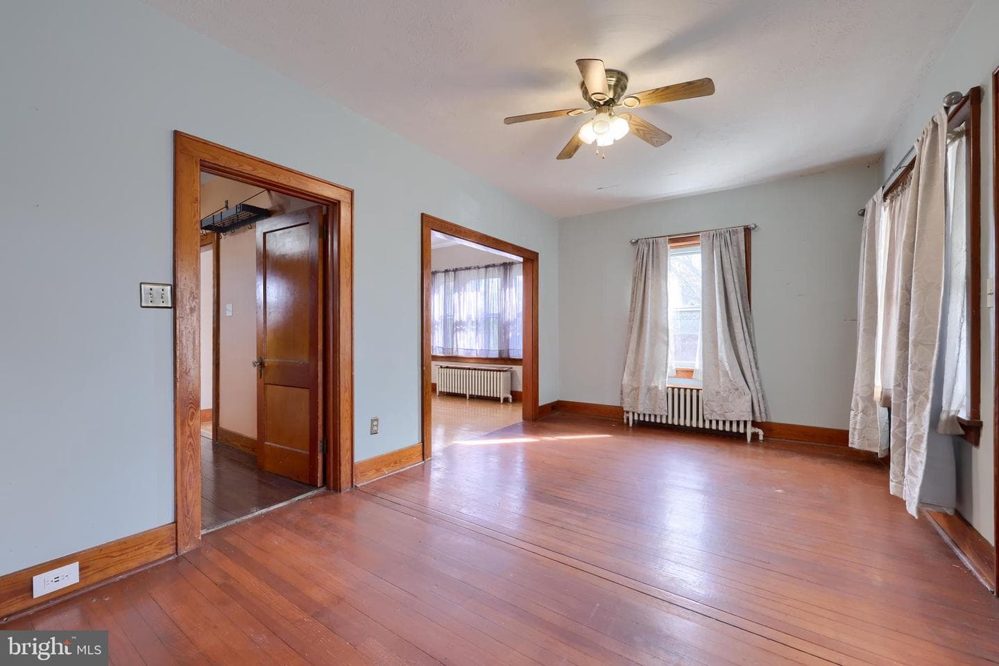 11 E Poplar Street photo 11