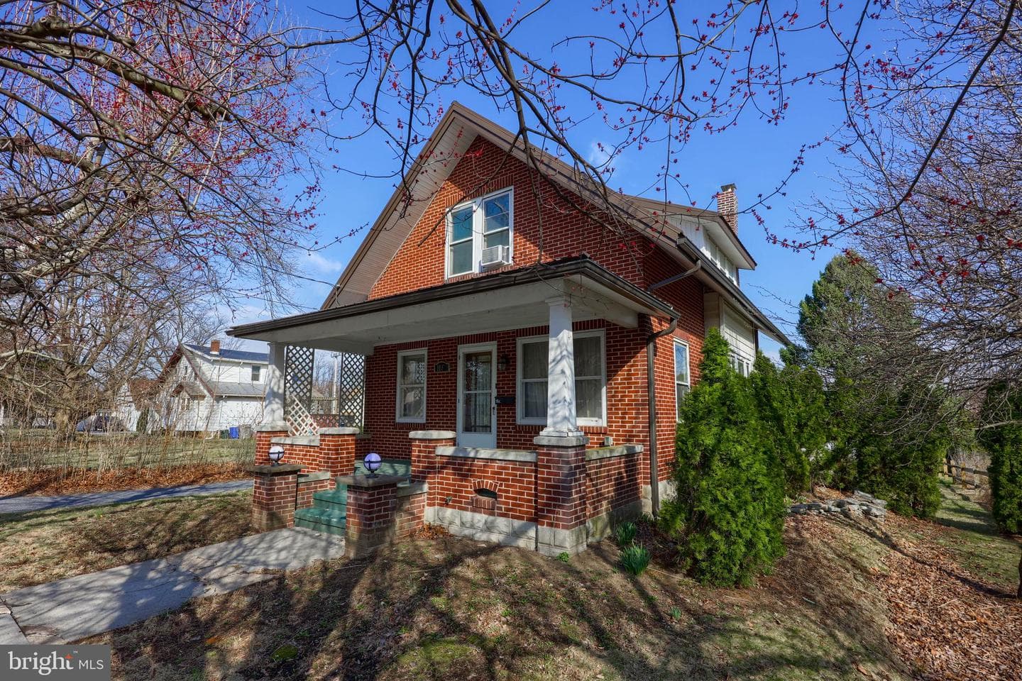 11 E Poplar Street photo 2