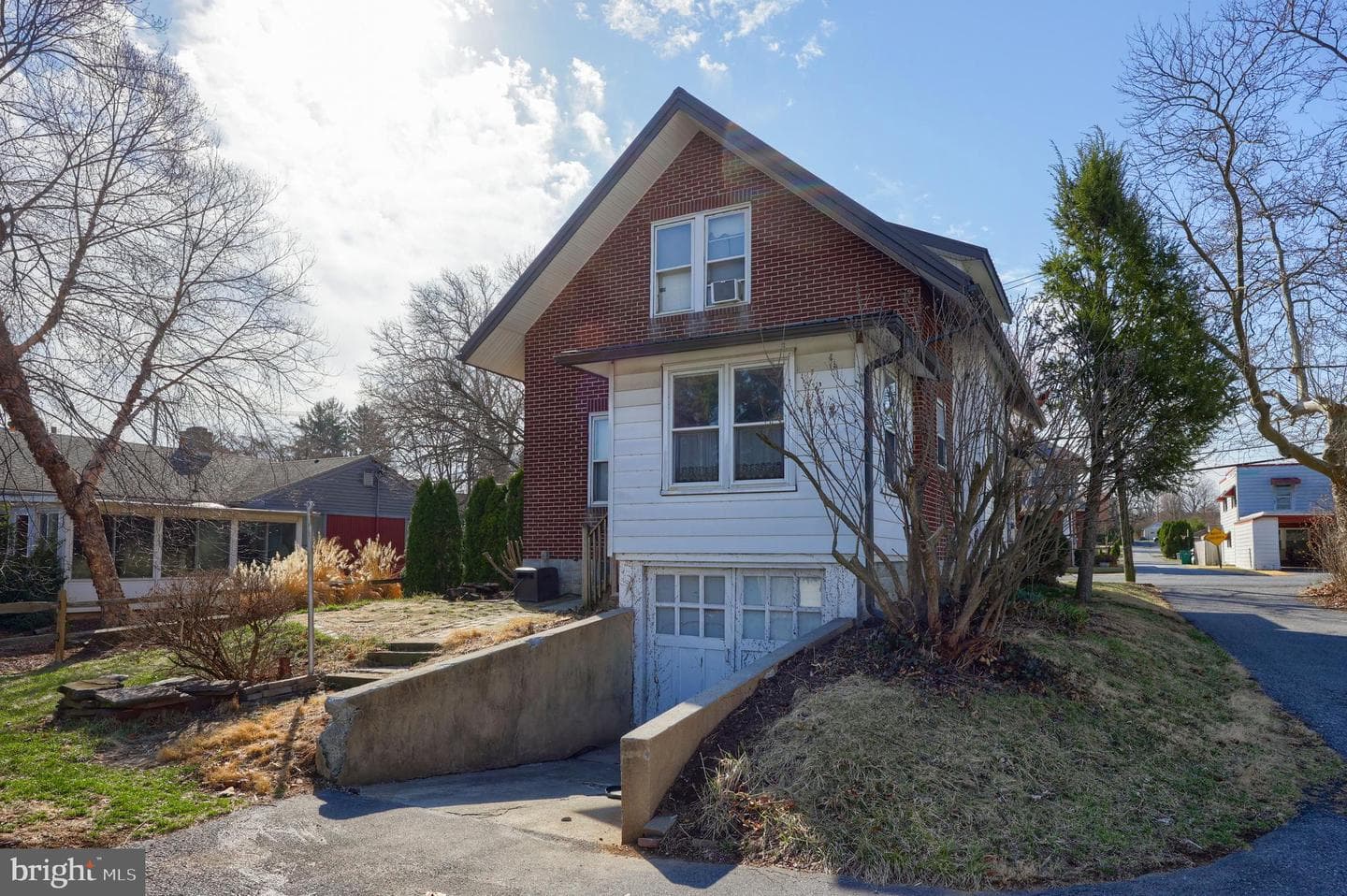 11 E Poplar Street photo 6