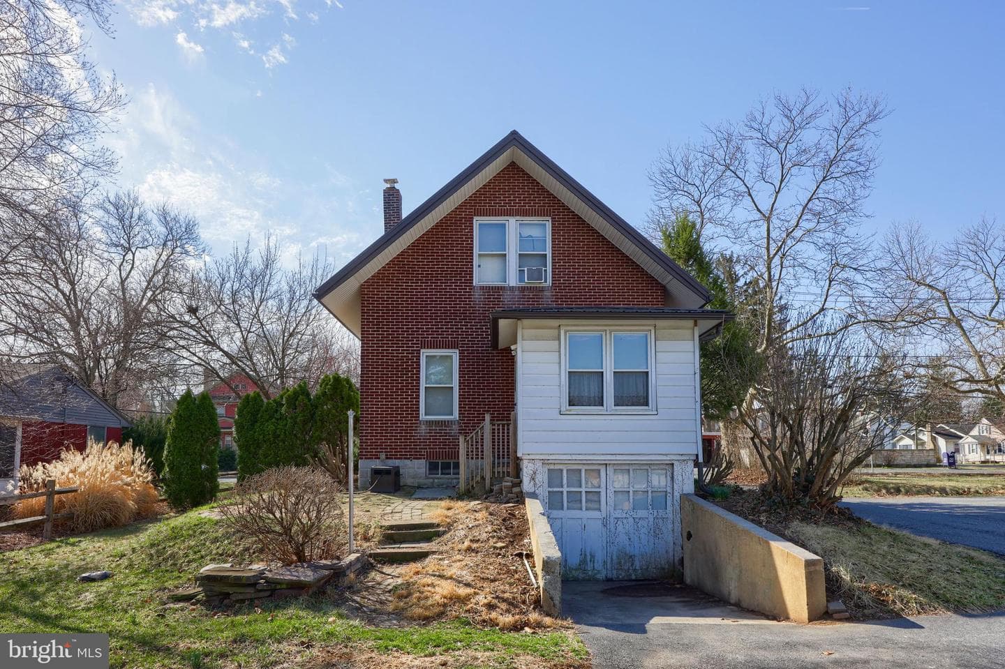 11 E Poplar Street photo 7