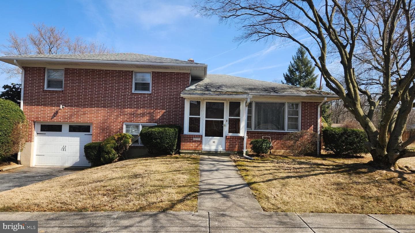 124 Maple Street photo 1