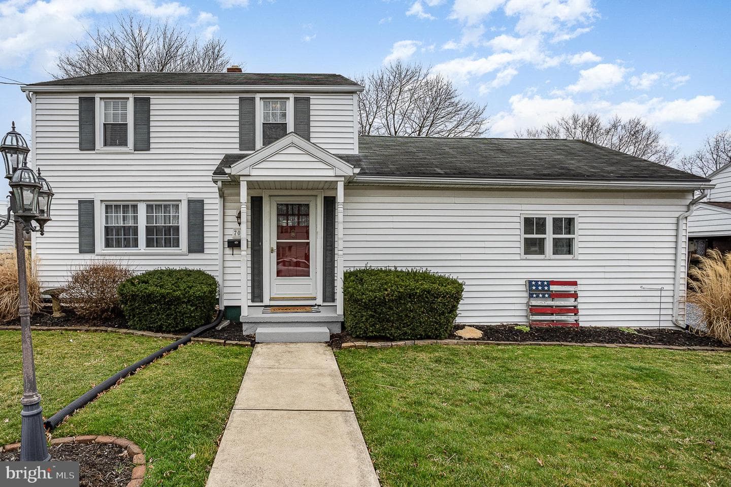 706 W Oak Street photo 1