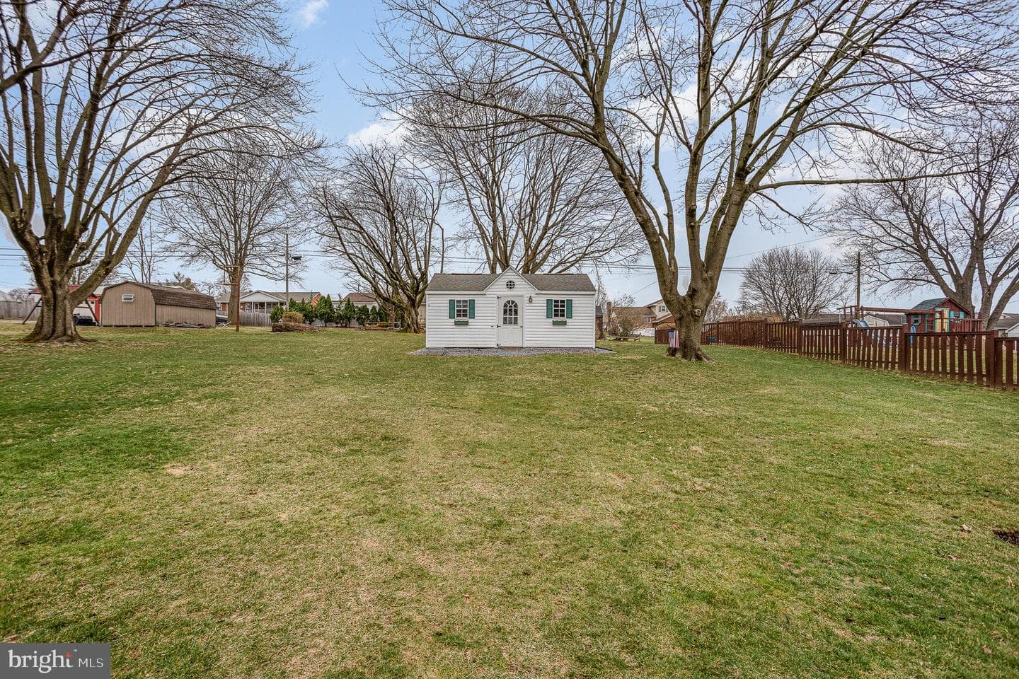 706 W Oak Street photo 26