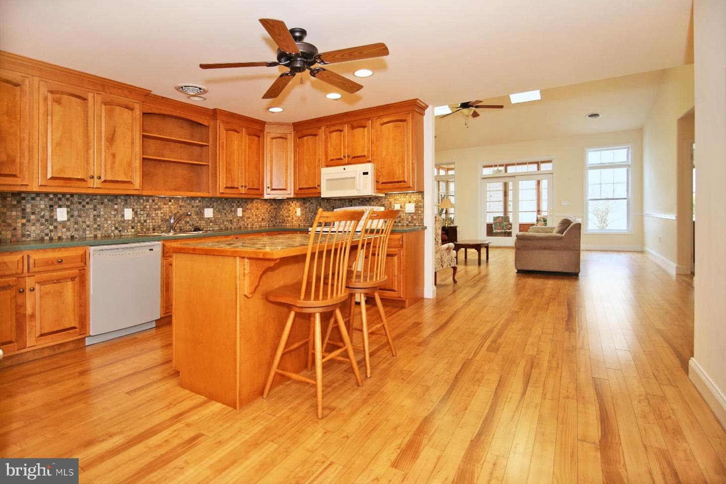1043 English Drive photo 7