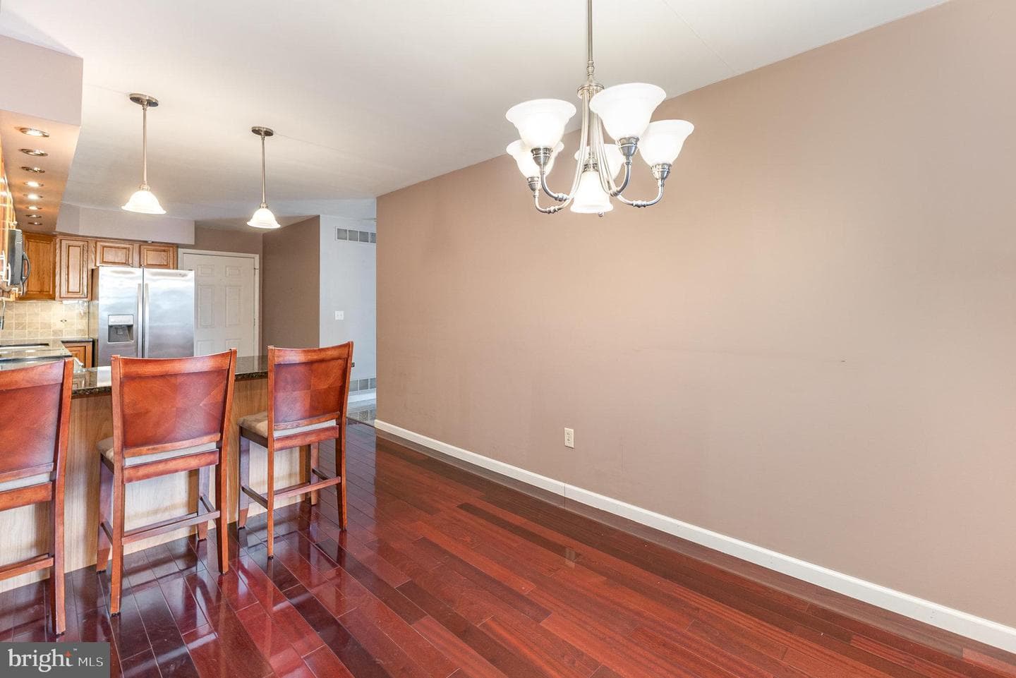 1387 Sholly Avenue photo 11